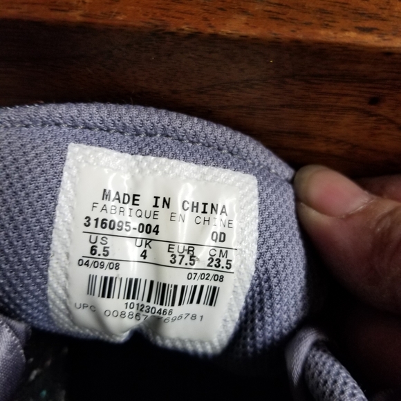 Nike shoes silver size 6.5 - Picture 7 of 9